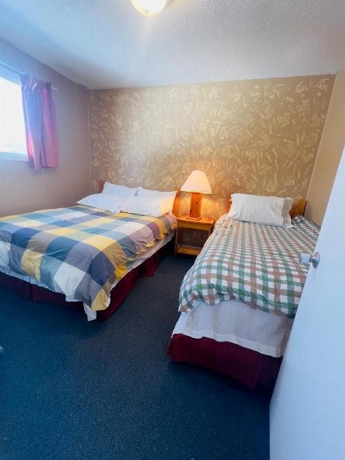 Glenview Cottages image 1