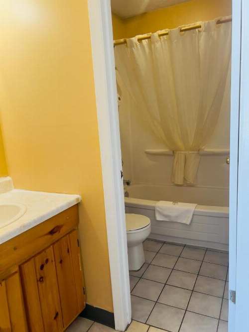 Glenview Cottages image 12