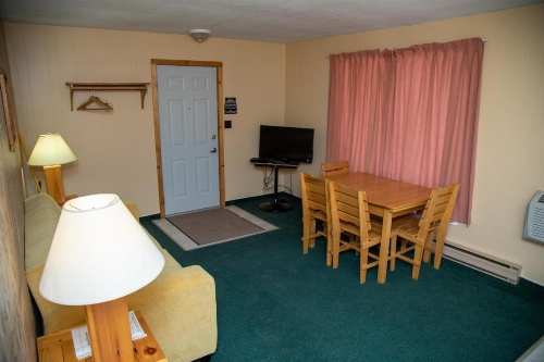 Glenview Cottages image 16