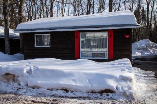 Glenview Cottages image 38