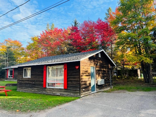 Glenview Cottages image 39